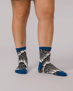 shop acadia waves hiking socks 2 pack inspired by acadia national park | black-and-natural